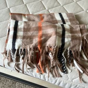 Pretty Persuasions scarf